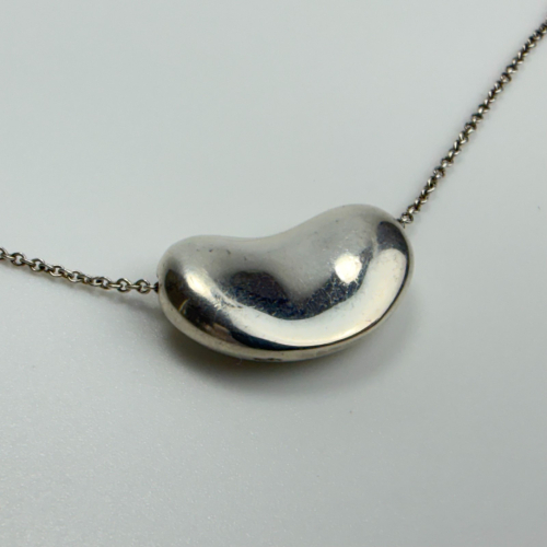 Tiffany & Co Elsa Peretti Sterling Silver Kidney Bean Pendant Necklace Tiffany & Co Elsa Peretti Sterling Silver Kidney Bean Pendant Necklace