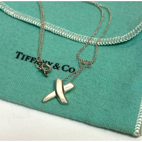 Tiffany & Co. Paloma Picasso Top Cross Kiss Necklace Silver 925 Tiffany & Co. Paloma Picasso Top Cross Kiss Necklace Silver 925