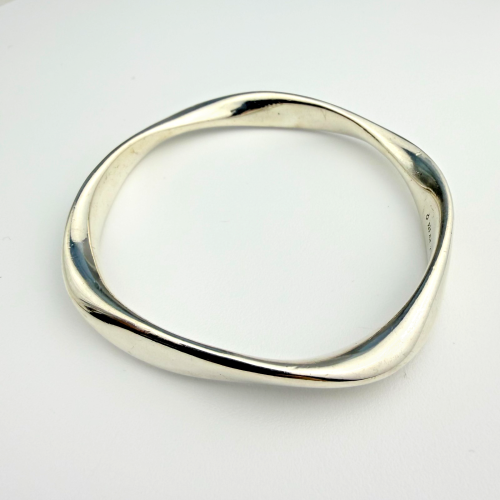 Genuine Retired Pandora Liquid Sterling Silver 2.6 Inch Bangle Bracelet Genuine Retired Pandora Liquid Sterling Silver 2.6 Inch Bangle Bracelet