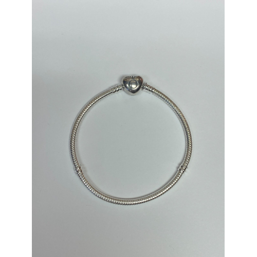 PANDORA Moments Heart Clasp Snake Chain Bracelet Size 7 inches PANDORA Moments Heart Clasp Snake Chain Bracelet Size 7 inches