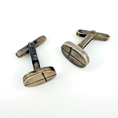 Vintage Elegant Oval Sterling Silver Cufflinks with a Cross Mid-Century Modern Vintage Elegant Oval Sterling Silver Cufflinks with a Cross Mid-Century Modern