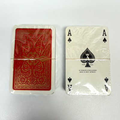 1980s Altenburg-Stralsunder 2 Deck Playing Cards West Germany with Gold Pattern 1980s Altenburg-Stralsunder 2 Deck Playing Cards West Germany with Gold Pattern