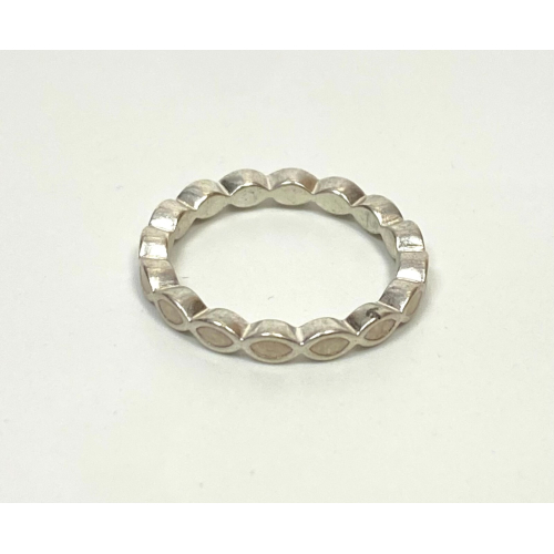 Pandora Better Together Twist Ring Size 7 White Enamel Authentic 190884EN23 Pandora Better Together Twist Ring Size 7 White Enamel Authentic 190884EN23