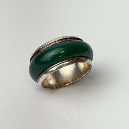 Vintage Rare Silver Banded Green Jade Eternity Band Ring, sz 6.0 Vintage Rare Silver Banded Green Jade Eternity Band Ring, sz 6.0